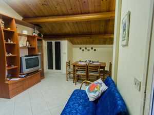 22435747-Ferienwohnung-5-Acireale-300x225-4