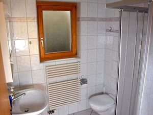 23856618-Ferienwohnung-3-Adelboden-300x225-5