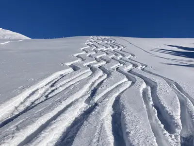 Pulverschnee auf Tschentenalp