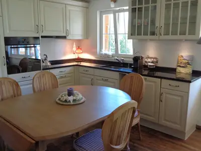 Küche mit Essbereich