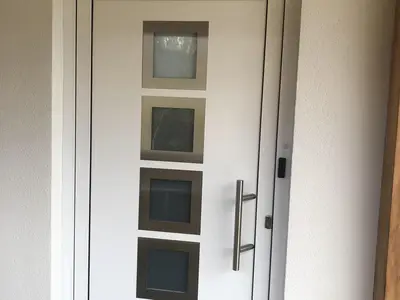 Eingangstür im Obergeschoß