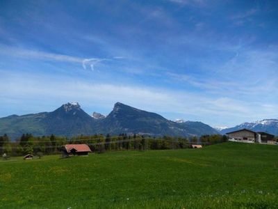 Aussicht vom Balkon zum Niederhorn