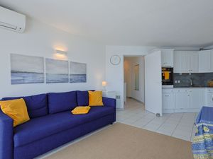 23921033-Ferienwohnung-4-Agay-300x225-5