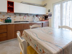 23763765-Ferienwohnung-5-Agropoli-300x225-3