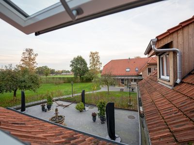 Blick aus den Appartements auf die Terrasse