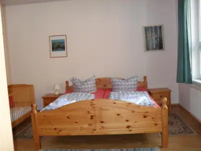 Schlafzimmer 1