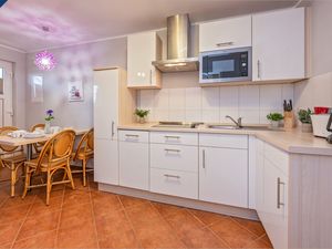 23964563-Ferienwohnung-4-Ahlbeck-300x225-3