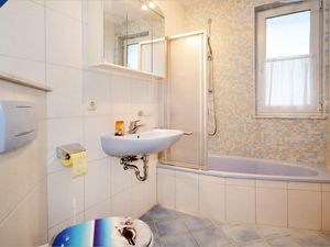 24019410-Ferienwohnung-4-Ahlbeck-300x225-5