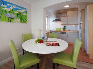 23972260-Ferienwohnung-5-Ahlbeck-300x225-1