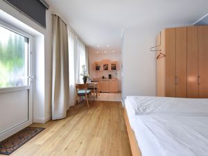 23972379-Ferienwohnung-2-Ahlbeck-300x225-4