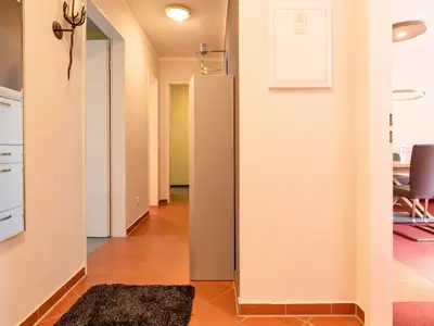 Flur mit Spiegel