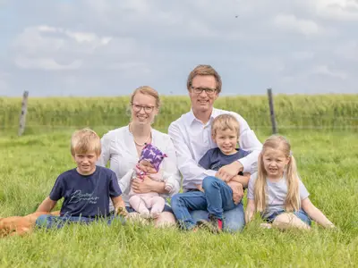 ingafamily-2022-06-10-2622-tobiasgolla-2048px
