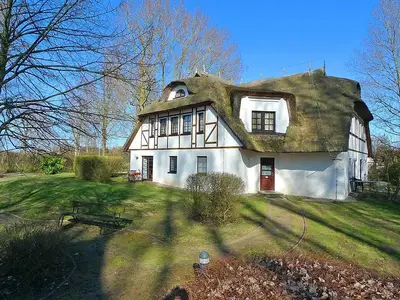 Ferienwohnung für 4 Personen (62 m²) in Ahrenshoop 1/10