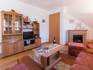 24038982-Ferienwohnung-4-Ahrenshoop-300x225-5