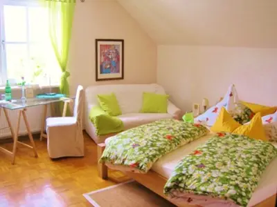 Schlafzimmer 2 mit Latexmatratzen