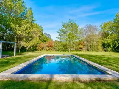PoolOfHouse