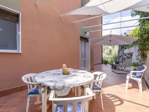 23867841-Ferienwohnung-4-Alassio-300x225-0