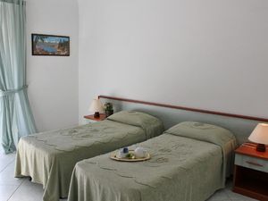 22922487-Ferienwohnung-6-Albissola Marina-300x225-1