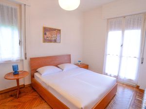 24023739-Ferienwohnung-4-Albissola Marina-300x225-4