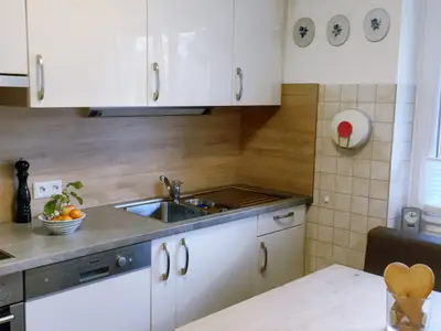 Küche - voll ausgestattet, Spülmaschine, Kaffeemaschine usw.