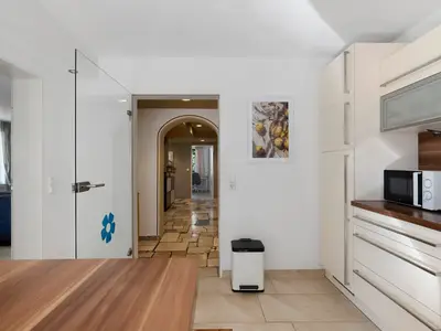 KITCHEN, INSIDE