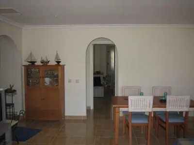 Wohnbereich. Wohnzimmer Durchgang zum Schlafzimmer u. Bädern