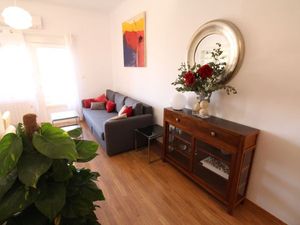 24036071-Ferienwohnung-6-Alicante-300x225-1