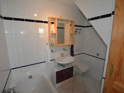 Bad mit Badewanne