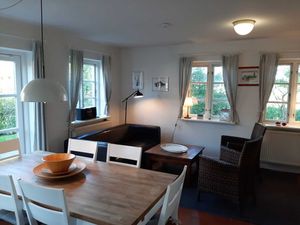 23597907-Ferienwohnung-4-Alkersum-300x225-3