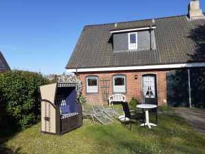 23887254-Ferienwohnung-2-Alkersum-300x225-0