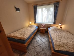 23909950-Ferienwohnung-4-Alkersum-300x225-5