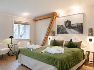 24007786-Ferienwohnung-2-Alkersum-300x225-4