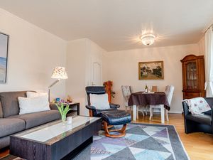 23984219-Ferienwohnung-4-Alkersum-300x225-4