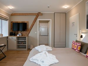 24007749-Ferienwohnung-4-Alkersum-300x225-1