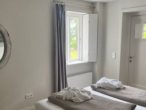 24007750-Ferienwohnung-4-Alkersum-300x225-2