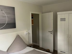 24007750-Ferienwohnung-4-Alkersum-300x225-4