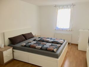 23356741-Ferienwohnung-2-Allensbach-300x225-5