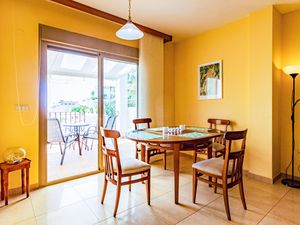 23747764-Ferienwohnung-6-Almuñecar-300x225-1