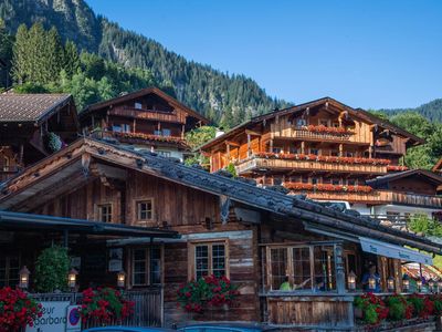 Alpbach Dorf Hütten Sommer_Alpbachtal Tourismus_Fo