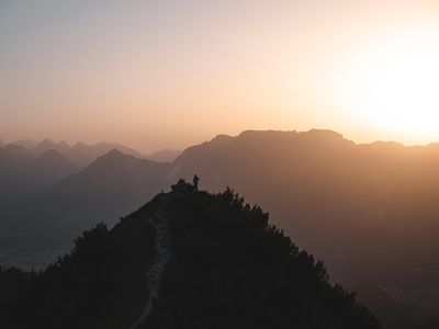 Bank am Gratlspitz Gipfel Sonnenuntergang Alpbach 