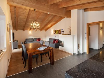 Natural_ Deluxe_Apartment_Alpbach_Essbereich