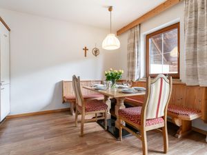 24045937-Ferienwohnung-7-Alpbach-300x225-5