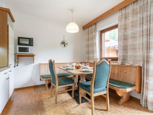 24045939-Ferienwohnung-7-Alpbach-300x225-1