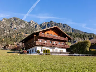 Außenseite Ferienhaus [Sommer]