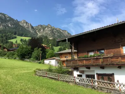 Außenseite Ferienhaus [Sommer]