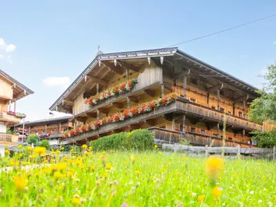 Außenseite Ferienhaus [Sommer]