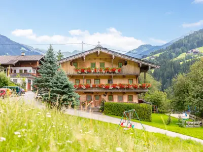 Außenseite Ferienhaus [Sommer]