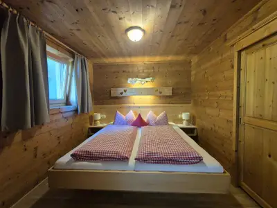 Kuscheliges Schlafzimmer im Hüttenlook