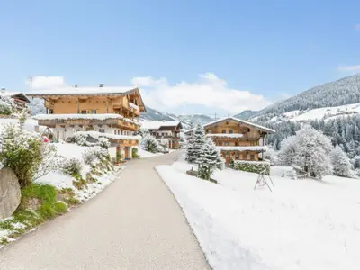 Außenseite Ferienhaus [Winter]