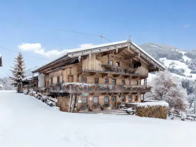 Außenseite Ferienhaus [Winter]